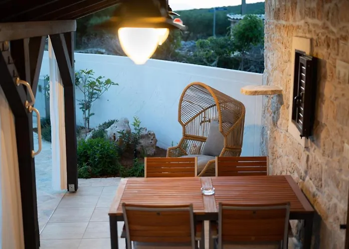 Villa Moki's Debi *