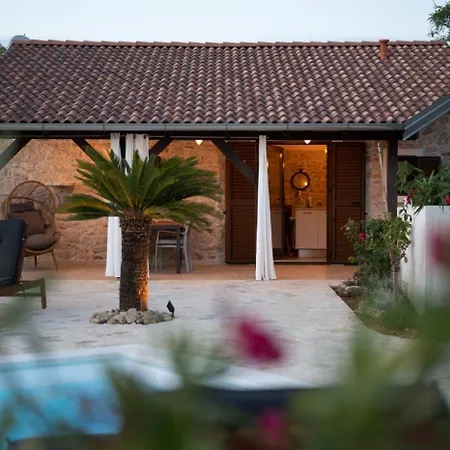 Βίλα Moki's Debi *