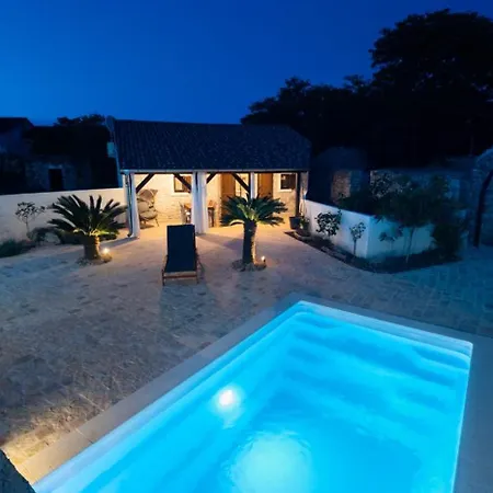 Villa Moki's Debi *
